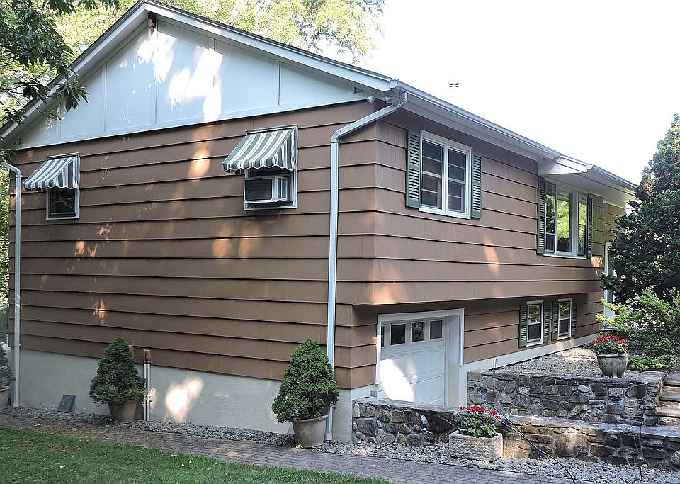 2nd image of 7 Marion Ave