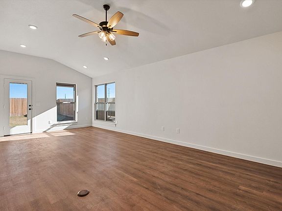 3rd image of 2607 Garland Ave