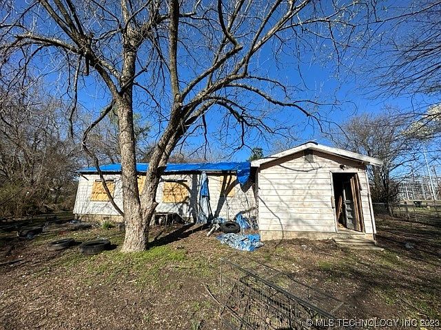 2nd image of 1532 N Country Club Pl