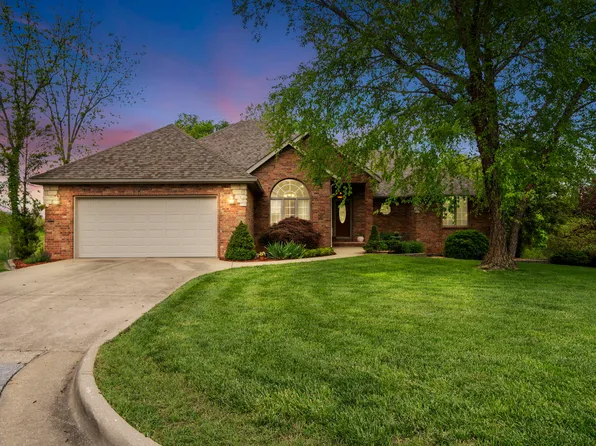 1963 E Burntwood Drive, Springfield, MO 65803