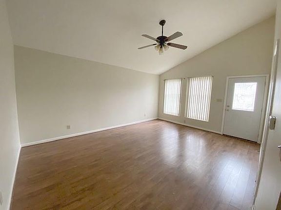 2nd image of 2523 Woodlawn Dr