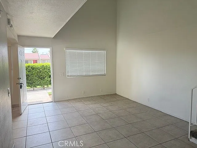 51025 Avenue Martinez #2 — Photo 6