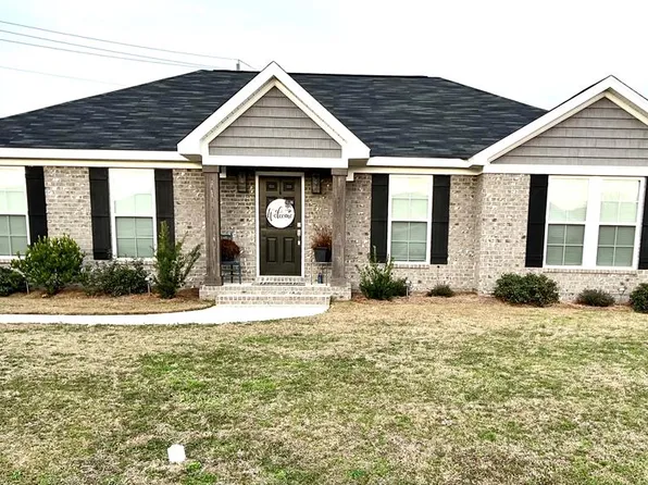 629 Mitchell St, Headland, AL 36345
