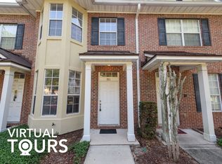 1511 Fieldview Dr, Jacksonville, FL 32225
