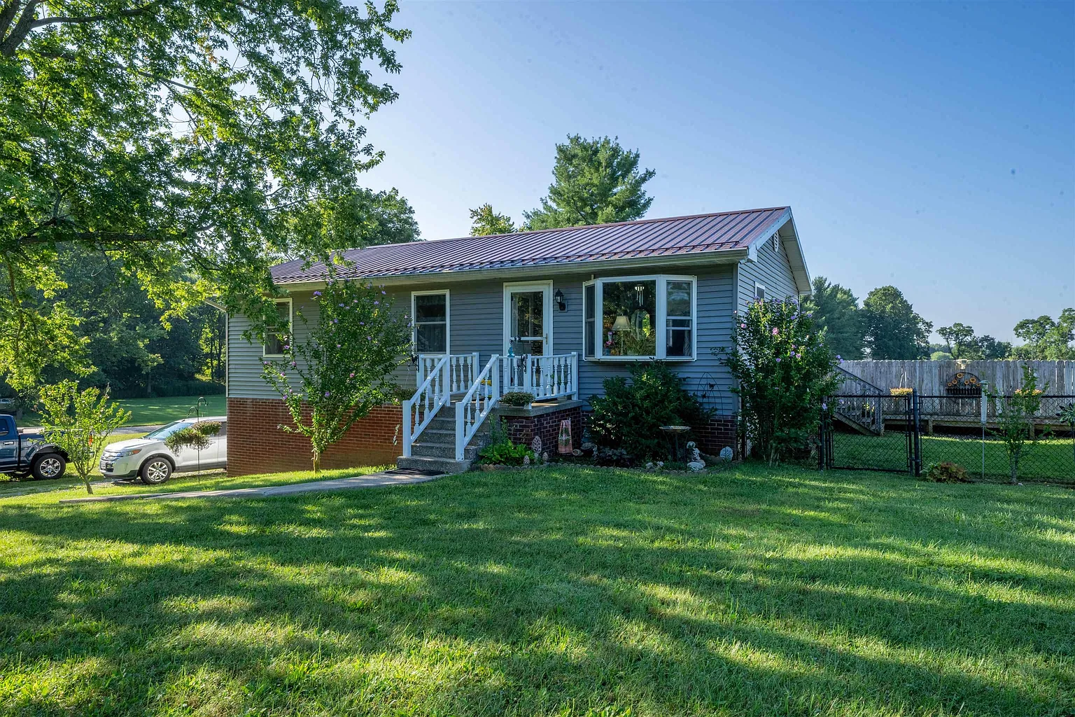 170 Hickory Heights Dr photo 1