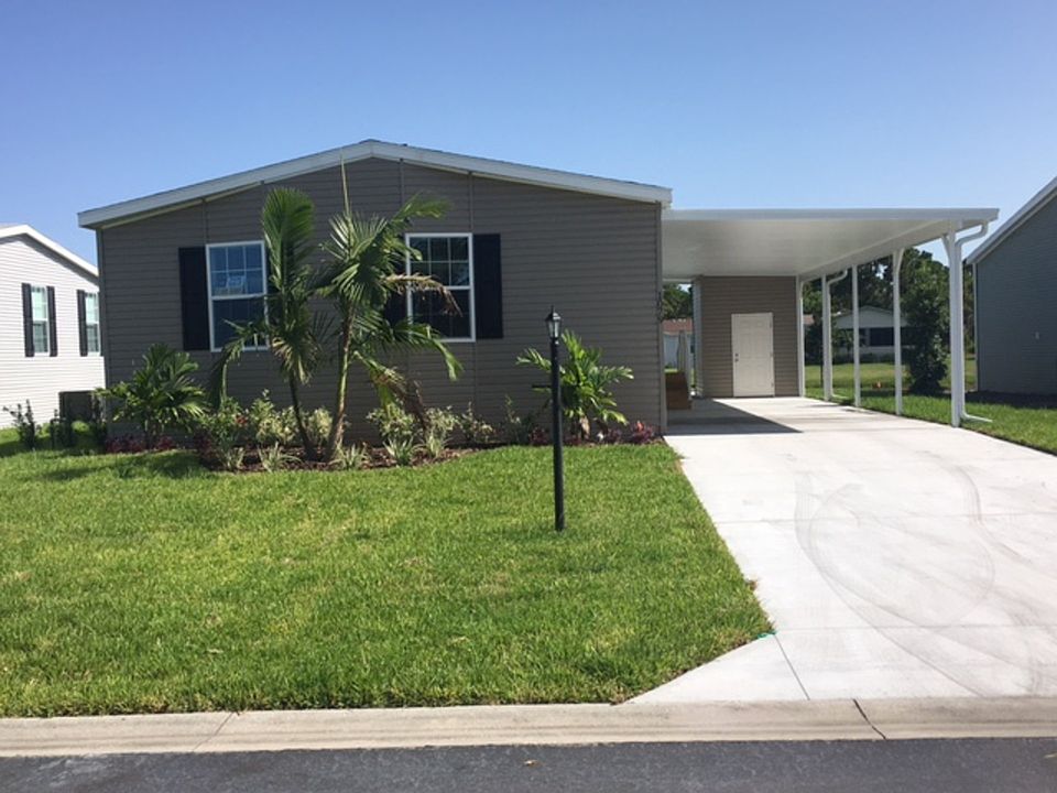 1st image of 1079 W Lakeview Dr