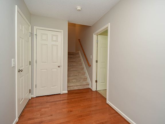 3rd image of 9 Dillingham Pl