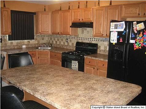 5th image of 73 B Arlington Ave