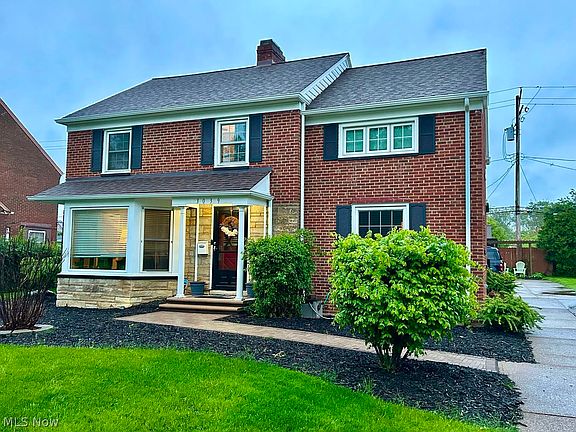 3rd image of 3039 Ludlow Rd