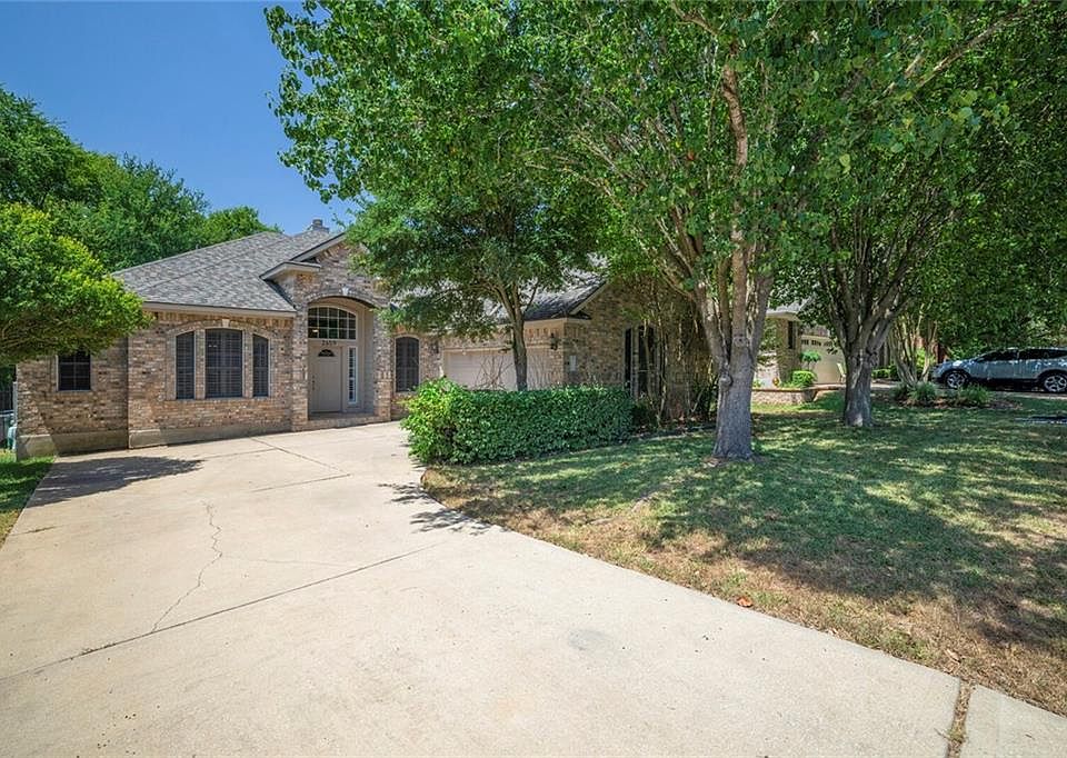 1st image of 2659 Yandall Dr