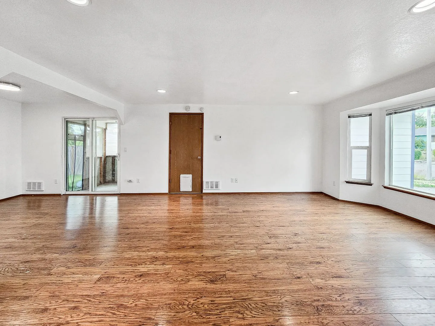Beautiful rambler house with 3 bedroom near Kasch Park — Photo 4