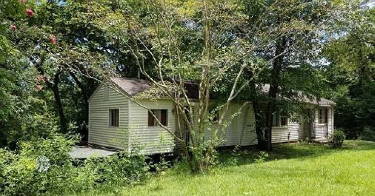 1st image of 122 Autumn Dr