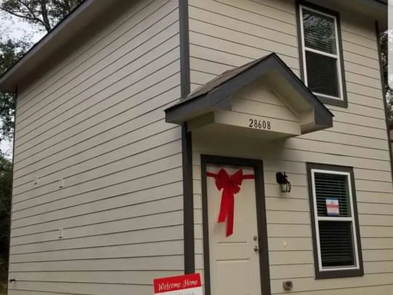 28608 Netawaka Ct — Photo 1
