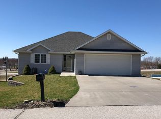 1228 N Cherry St, Avoca, IA 51521