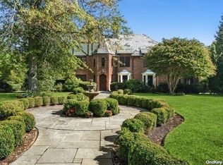 1315 Harbor Rd, Hewlett, NY 11557