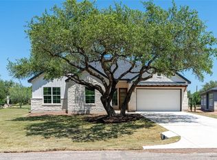 102 Eton Ln, Spicewood, TX 78669