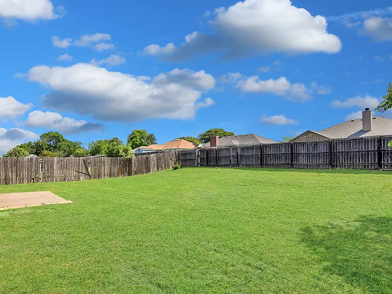 3817 Sawtooth Dr — Photo 19