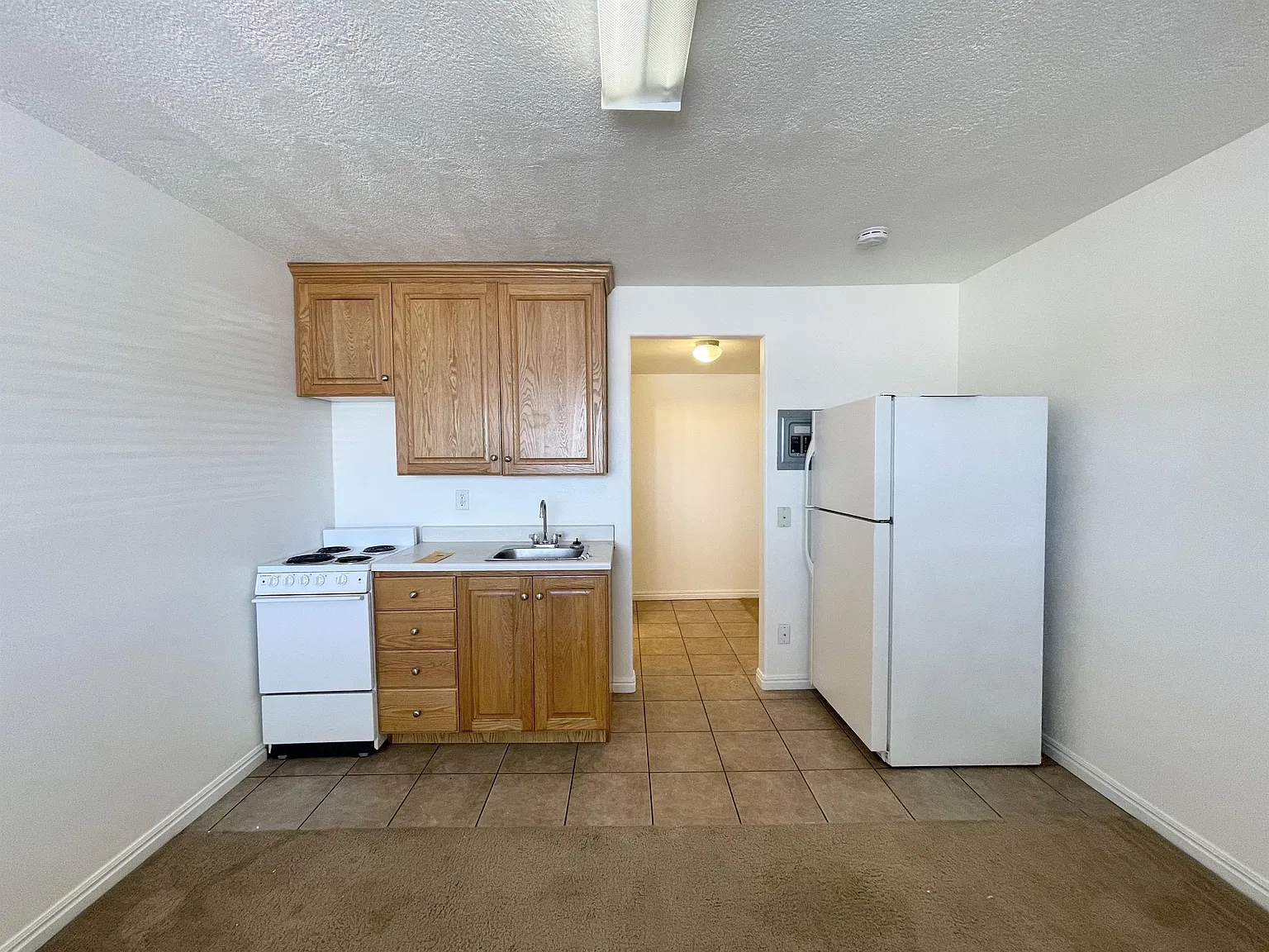 Hillcrest Studios - 120 — Photo 2