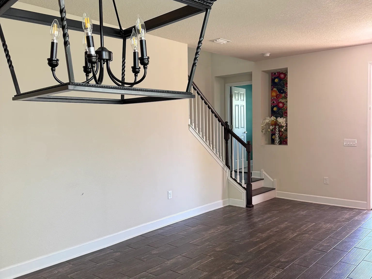 4 bed, 2804 sqft, $4,500 — Photo 4