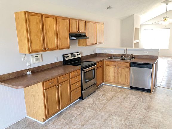 5th image of 113 Blue Heron Pl