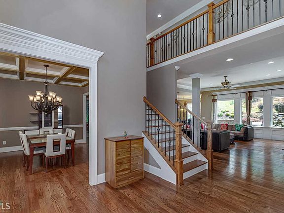5th image of 157 Augusta Dr