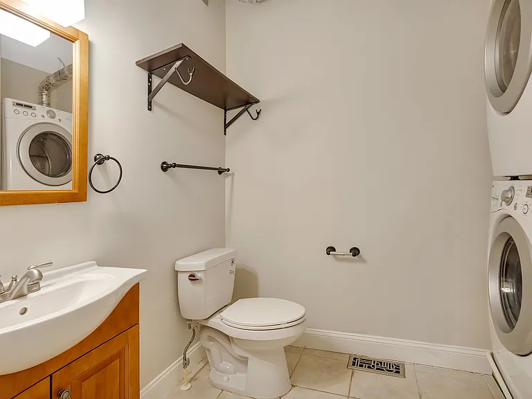 1129 Washington Blvd — Photo 3