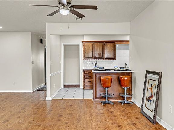 4th image of 613 Hickory Ave