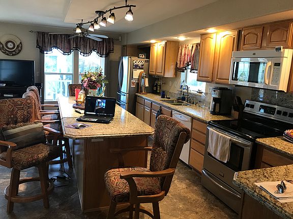 Granite counters & island