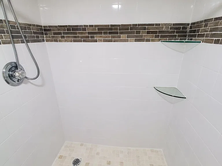 4744 N Laramie Ave — Photo 4