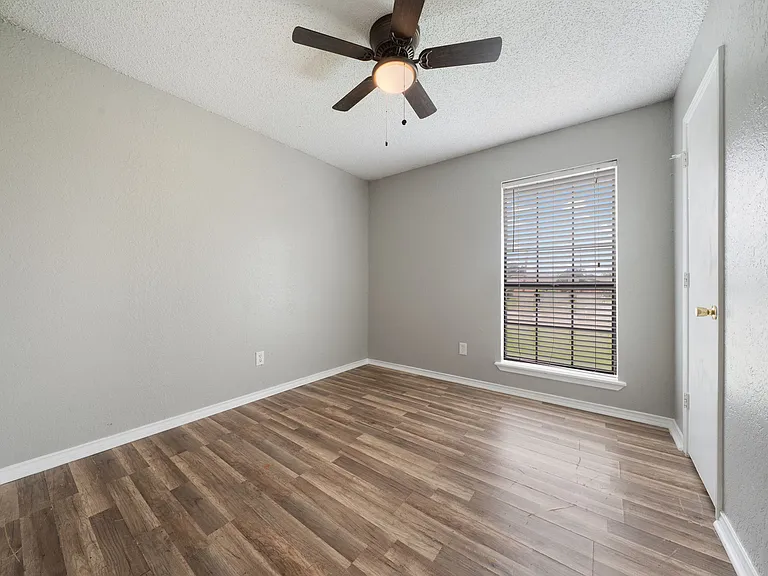 3826 Jewel St — Photo 13