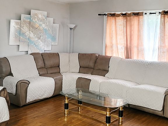 3rd image of 1601 Hyde Park Ave #1