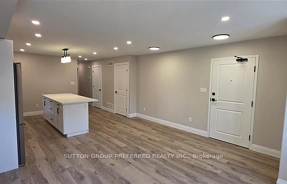 5th image of 118 Scott St E #4