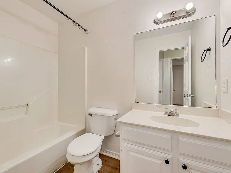 1304 Riverview Ln — Photo 6