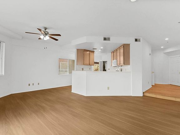 5th image of 1226 11th St Unit 2