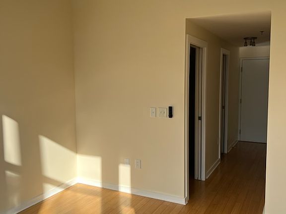 5th image of 2514 Abercorn St APT 207