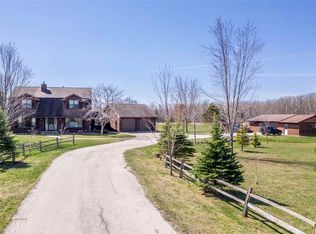 W3659 Mielke Rd, Seymour, WI 54165