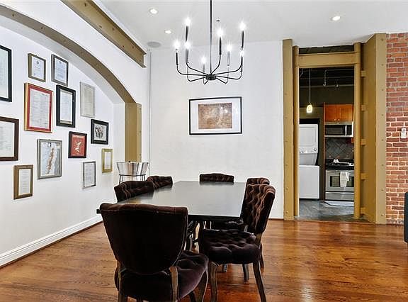 3rd image of 1111 S Peters St APT 317