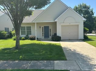 48 Wagon Wheel Ln, Columbus, NJ 08022
