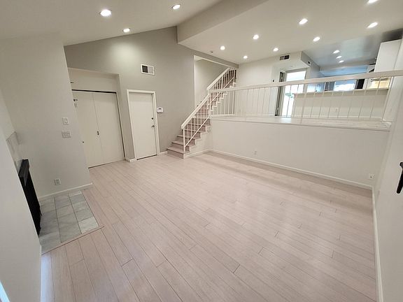 3rd image of 18354 Collins St Unit D
