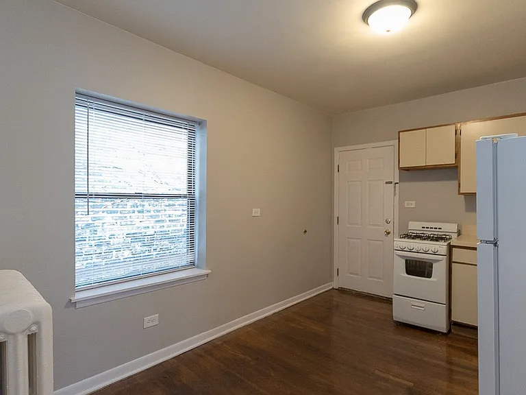 5748 N Winthrop Ave #203 — Photo 6