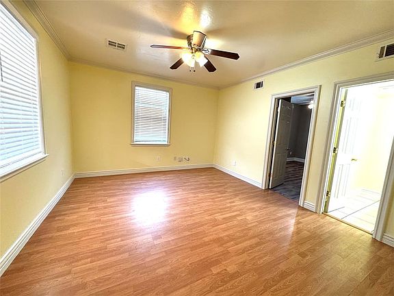 3rd image of 2937 Pioneer Ave