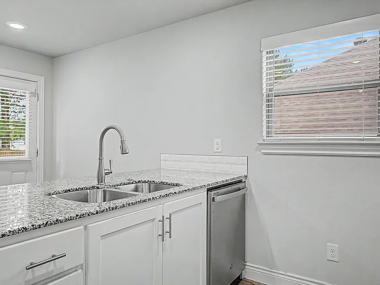 604 E Osage Trce — Photo 9