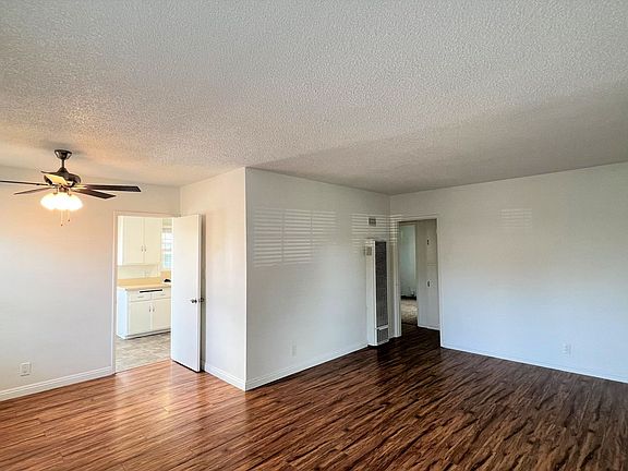 4th image of 913 W 19th St #917