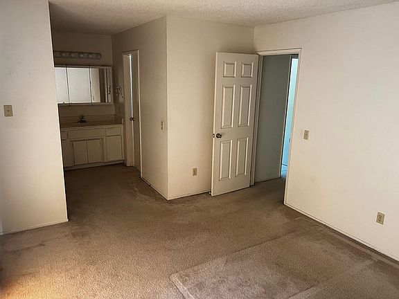 3rd image of 135 Monowood Dr