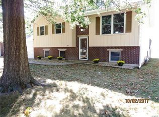 206 Belvedere Cir, Brighton, IL 62012