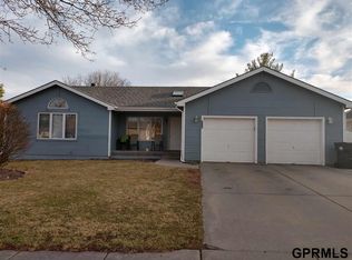 905 W Jennifer Dr, Lincoln, NE 68521
