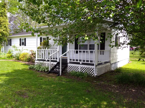 204 Tayes Ave, Monterey, TN 38574