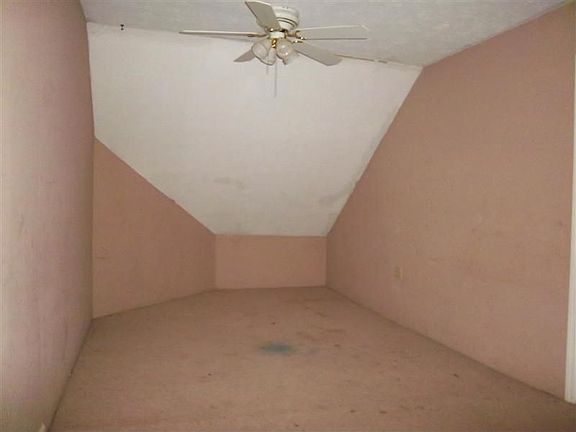 5th image of 961 Carla Pl