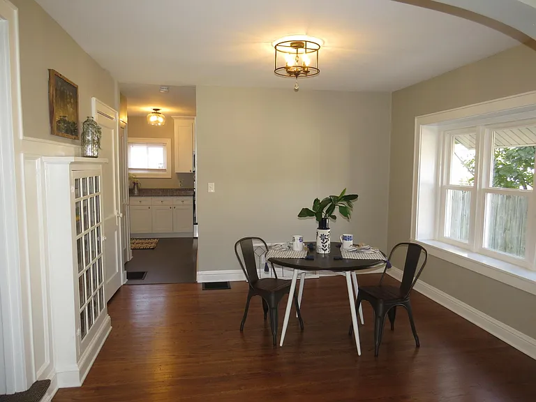 328 Sycamore St — Photo 8