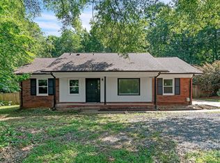 711 E John St, Matthews, NC 28105